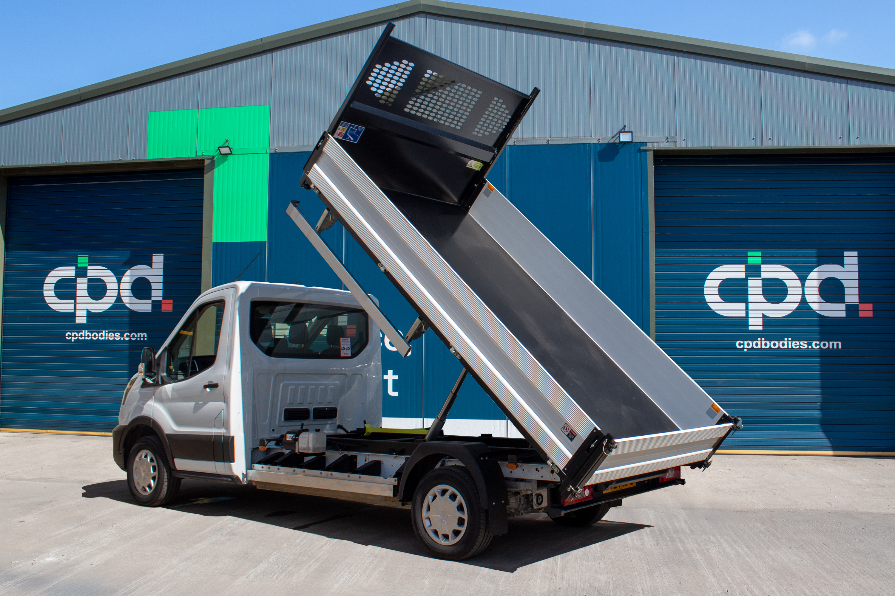 L3_SingleCab_Tipper_Tipped_01