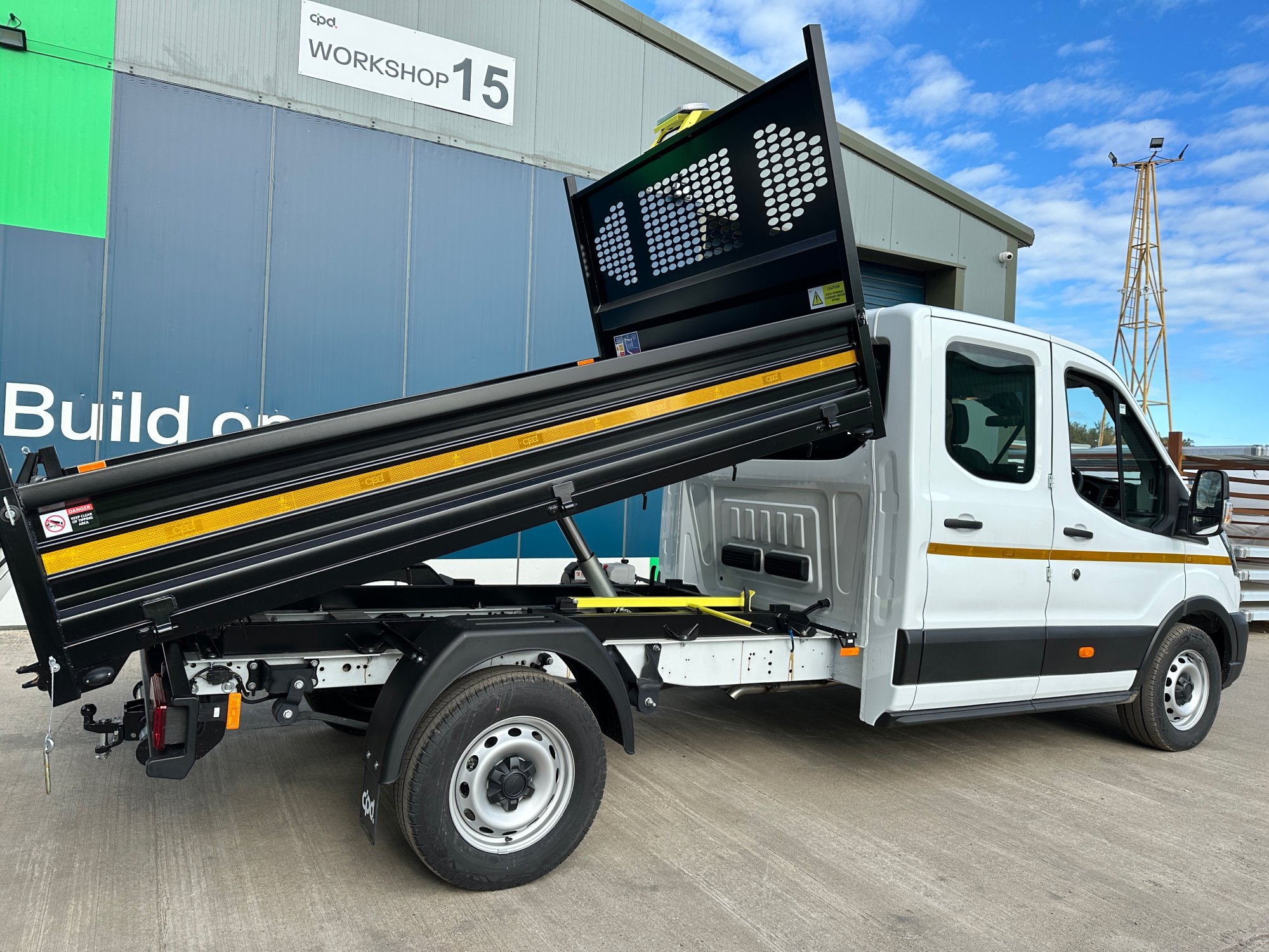 L3_double_cab_steel_tipper_ back_02